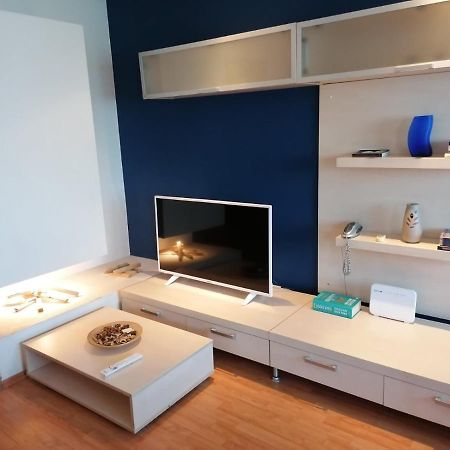 Wenie Apartment By EasyБухарест Экстерьер фото