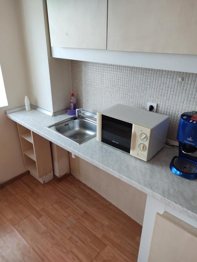 Wenie Apartment By EasyБухарест Экстерьер фото